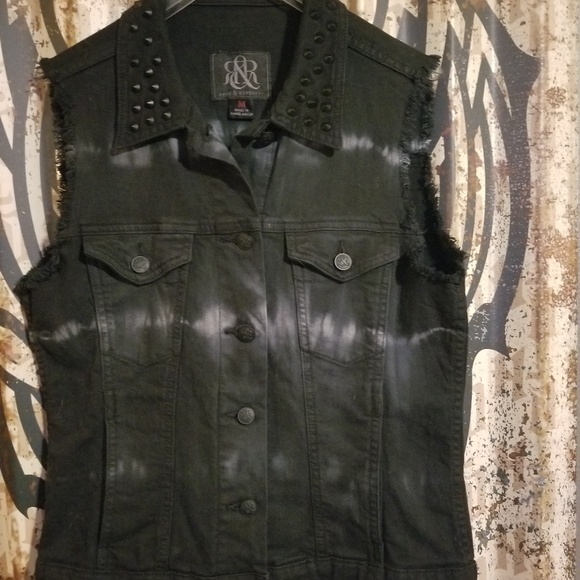 Rock & Republic - Picture 1 of 2